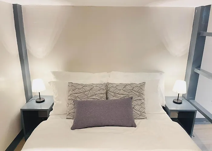 Lägenhet Easy Access Stay, Minutes From Airport On Main Road