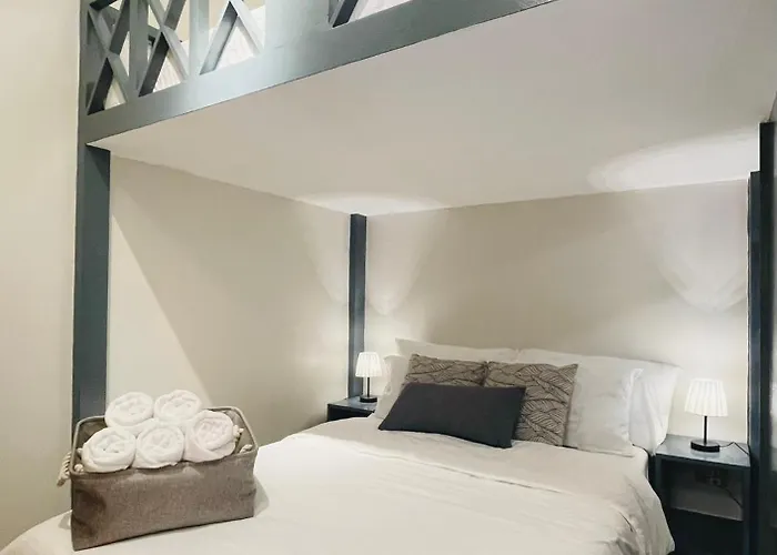 Lägenhet Easy Access Stay, Minutes From Airport On Main Road