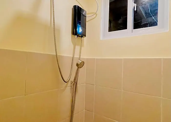 Easy Access Stay, Minutes From Airport On Main Road * Lapu-Lapu City