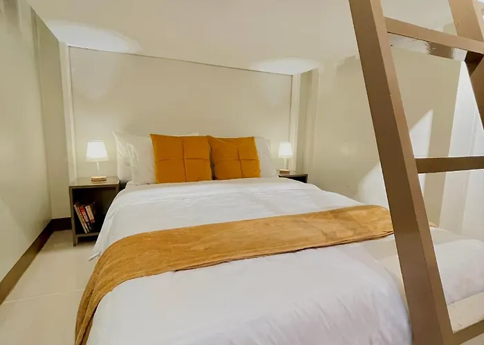 Easy Access Stay, Minutes From Airport On Main Road *