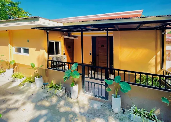 Easy Access Stay, Minutes From Airport On Main Road Lägenhet *